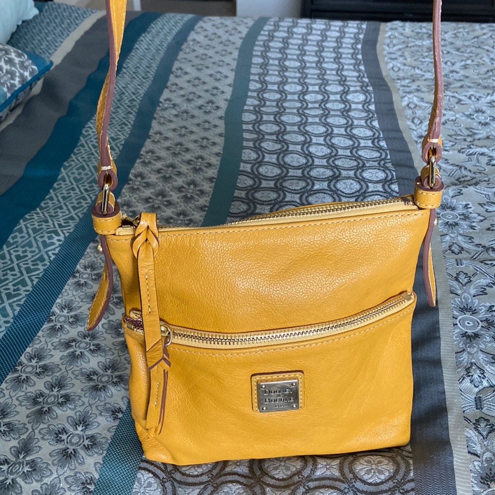 Dooney & Bourke | Bags | Dooney Bourke Womens Pebbled Leather Zip